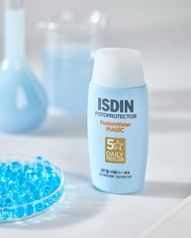 ضدآفتاب فیوژن واتر مجیک ایسدین SPF 50 ضد چروک و ضد لک، بافت فوق سبک